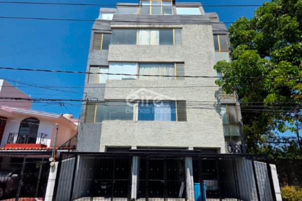 Departamento en venta en Italia Providencia, Guadalajara | 3 recámaras + estudio