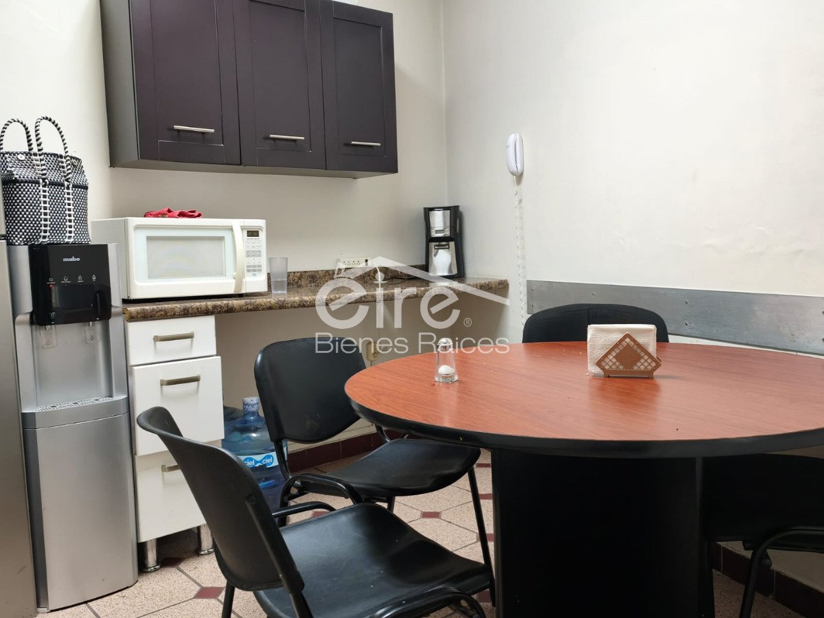 10 Casa en venta en Italia Providencia | Uso habitacional con espacios para oficinas
