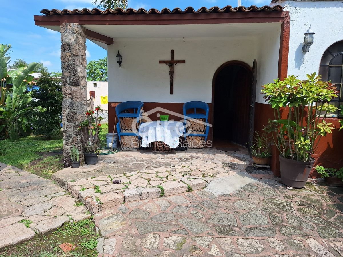 Terreno en Venta Con Construcciones Existentes – Aldama, los Gavilanes