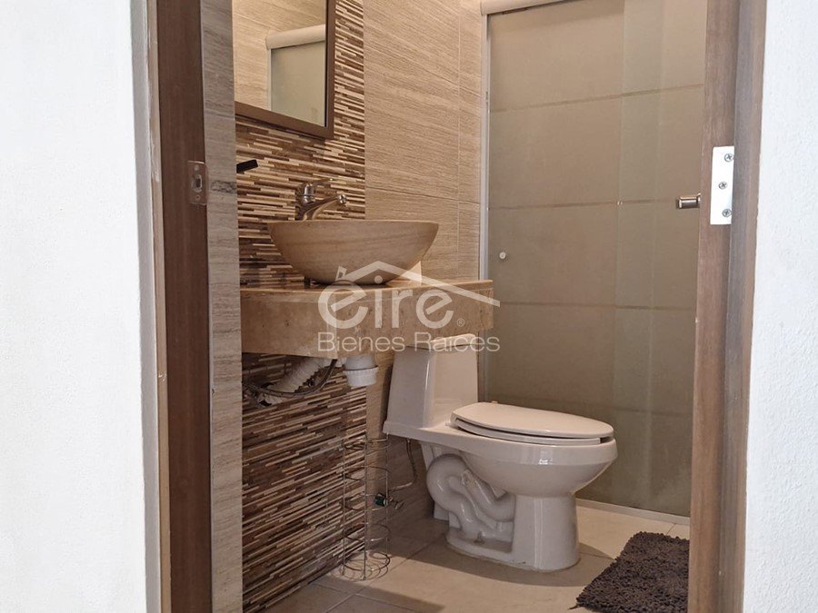 10 Departamento en venta en Tlaquepaque | 3 recámaras, 2 estacionamientos y amenidades