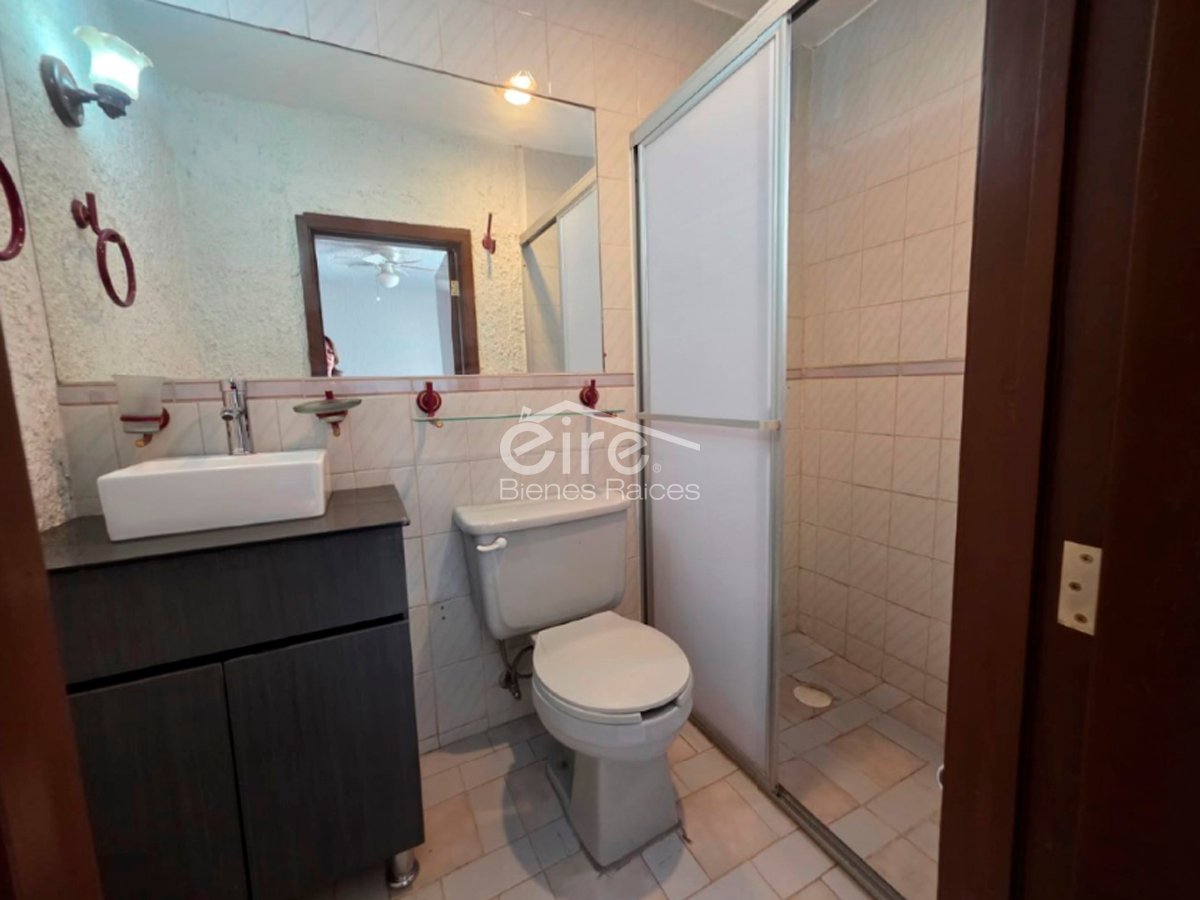 Departamento en venta en Italia Providencia, Guadalajara | 3 recámaras + estudio