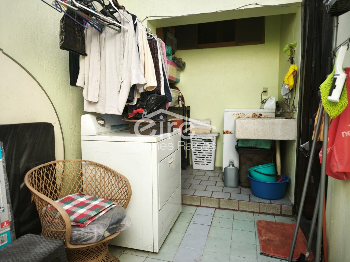 12 Casa en venta en Italia Providencia | Uso habitacional con espacios para oficinas
