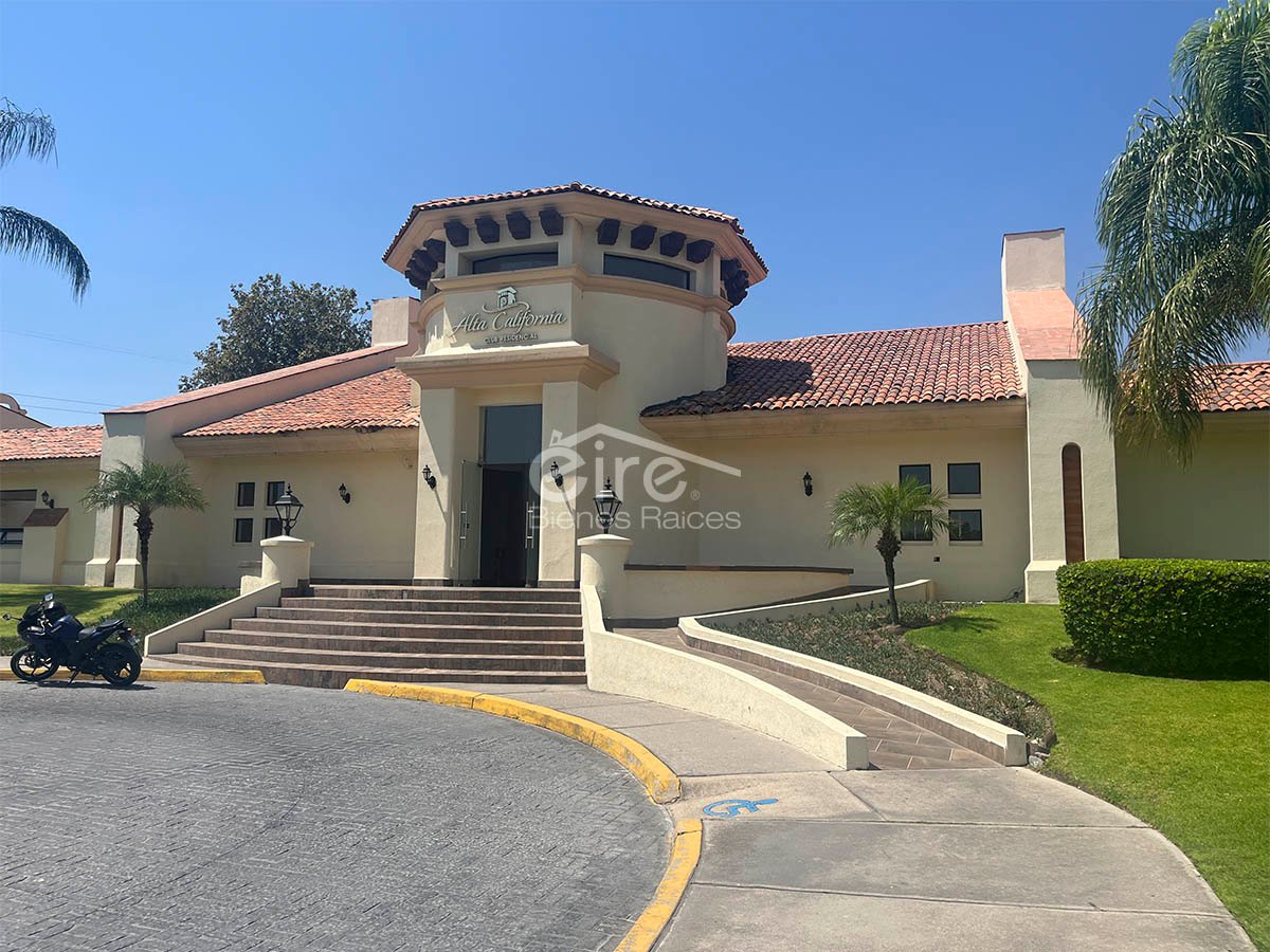 Casa en venta en Residencial Alta California | 2 recámaras y amenidades