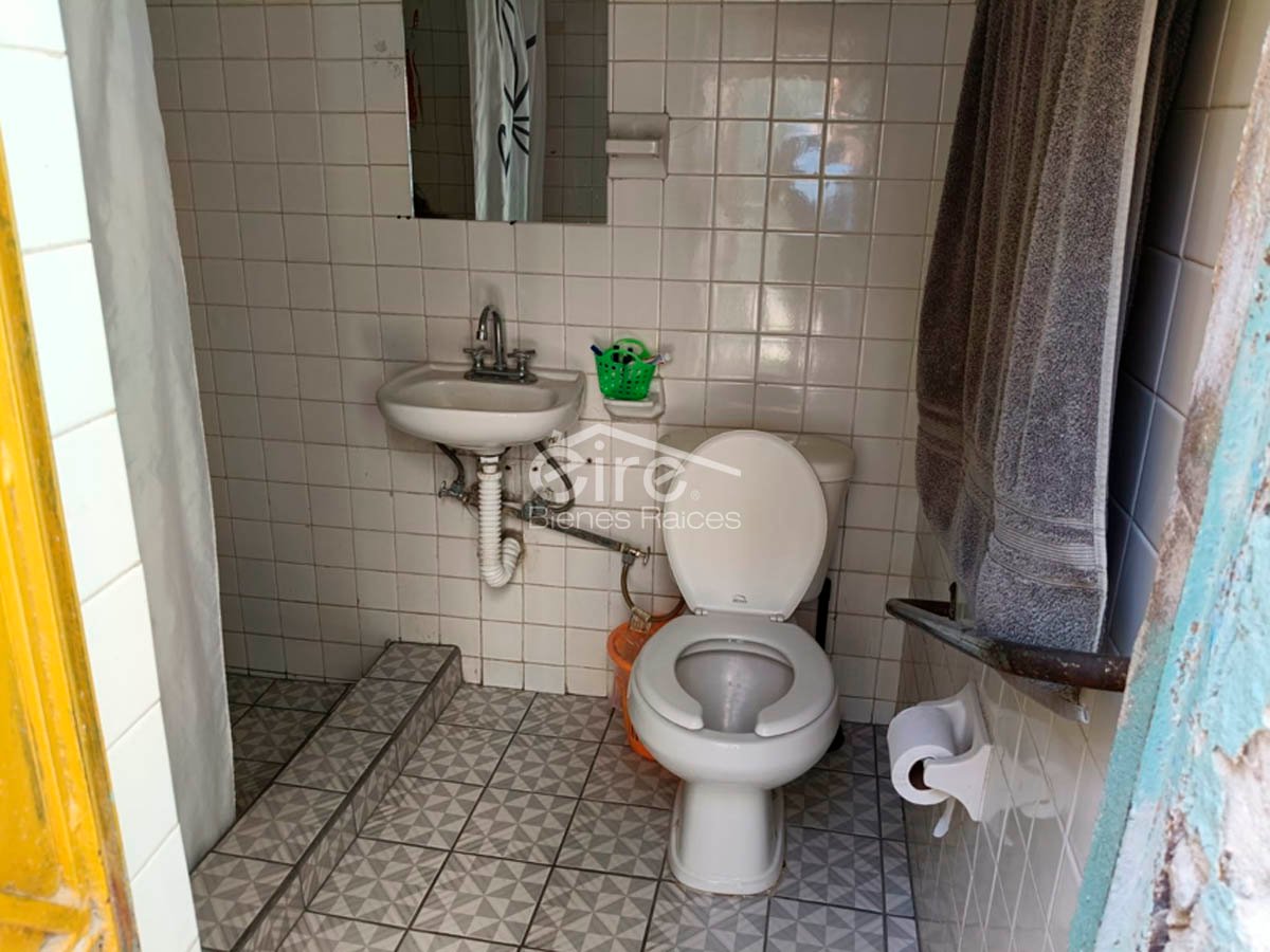 Casa en Venta en Balcones de Oblatos, Guadalajara | 2 Niveles Con Acceso Independiente — 2 rec · 162