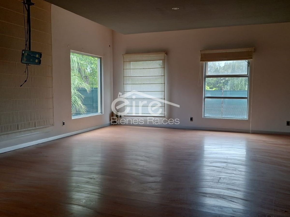 12 Casa en Venta Al Sur de la Ciudad | 1,503 M² de Terreno, Alberca, Terrazas y Cancha — 5 rec · 732.00