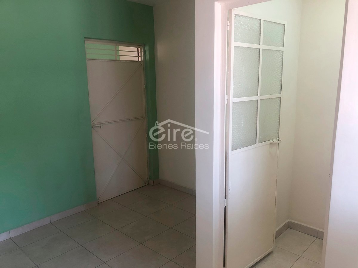 Casa en Venta en Guillermo Prieto, Ciudad Guzmán, Jalisco. — 4 rec · 202.00 m²