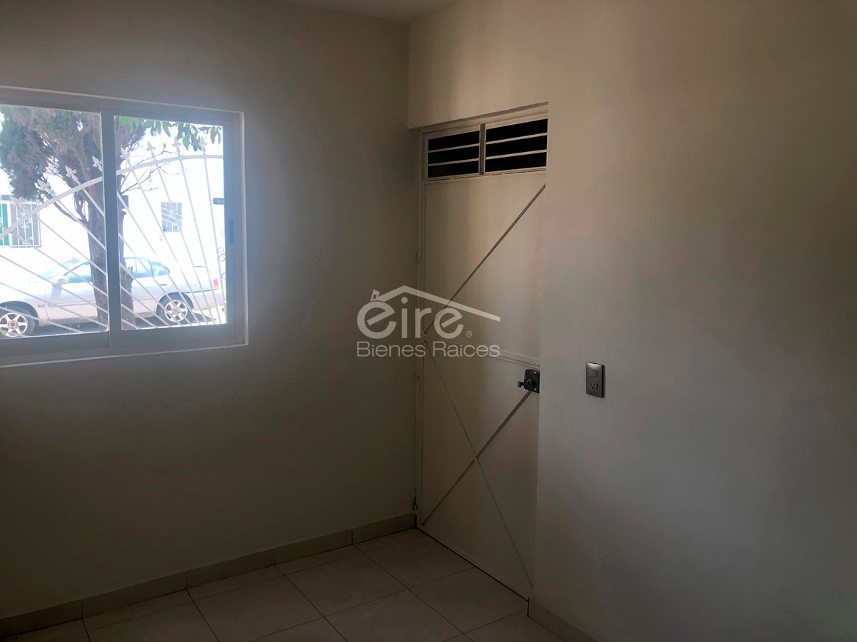 Casa en Venta en Guillermo Prieto, Ciudad Guzmán, Jalisco. — 4 rec · 202.00 m²
