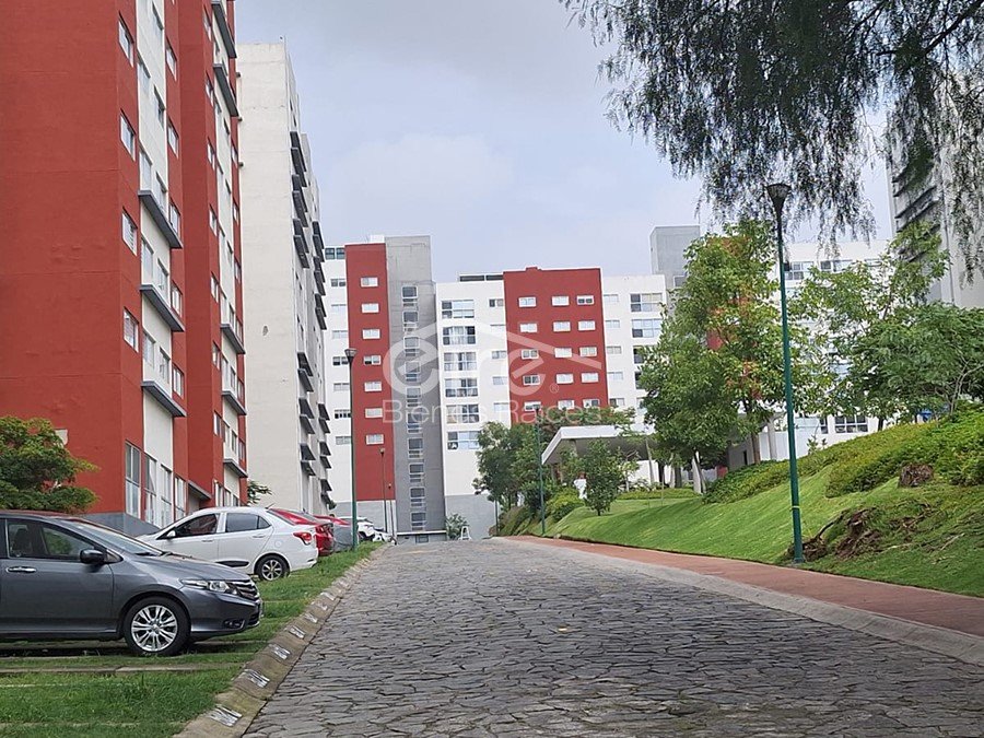 15 Departamento en venta en Tlaquepaque | 3 recámaras, 2 estacionamientos y amenidades