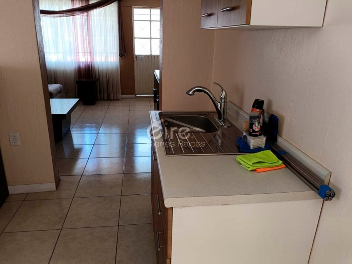 Casa en Venta en Balcones de Oblatos, Guadalajara | 2 Niveles Con Acceso Independiente — 2 rec · 162