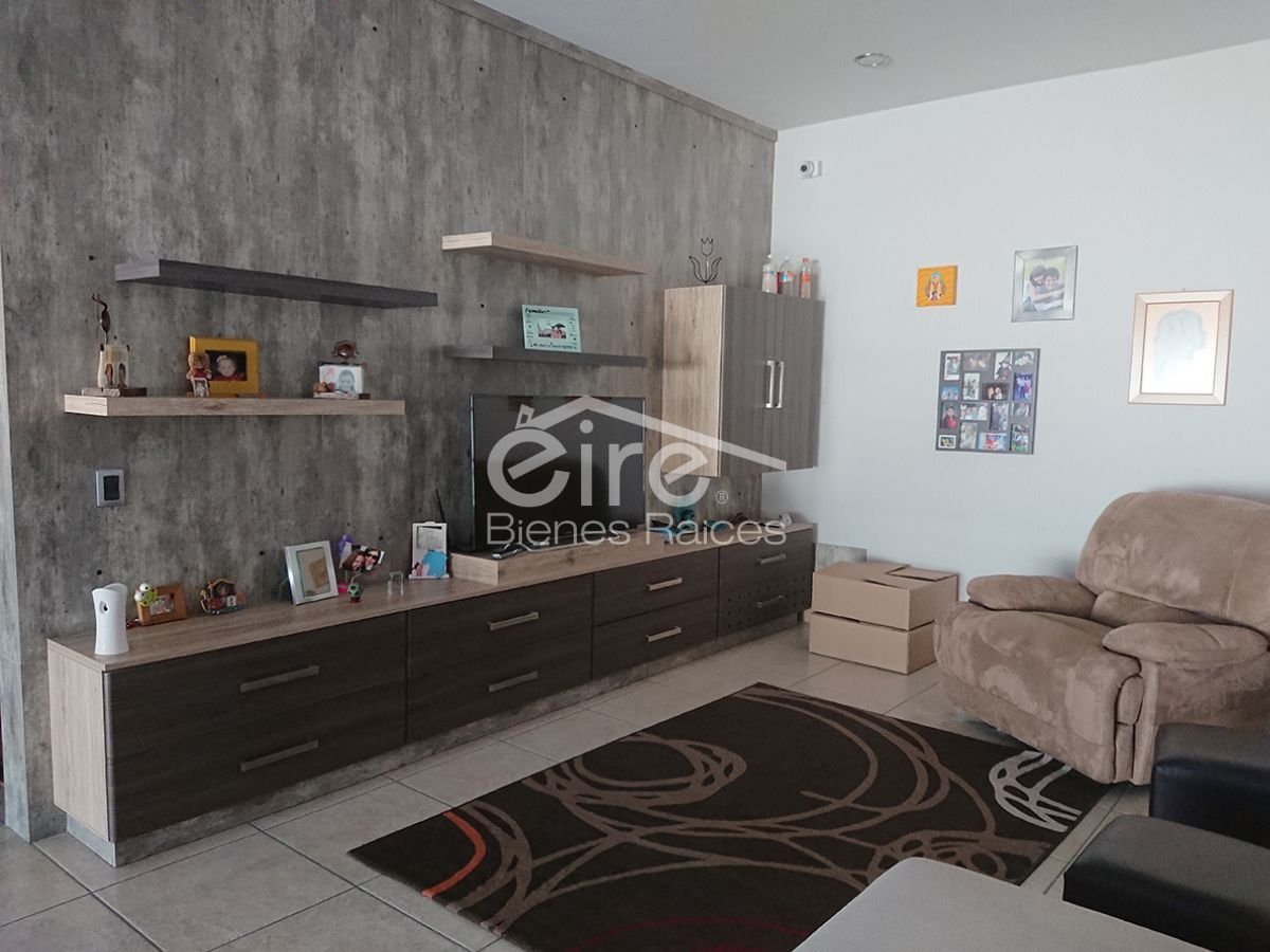 15 Casa en Venta Al Sur de la Ciudad | 1,503 M² de Terreno, Alberca, Terrazas y Cancha — 5 rec · 732.00