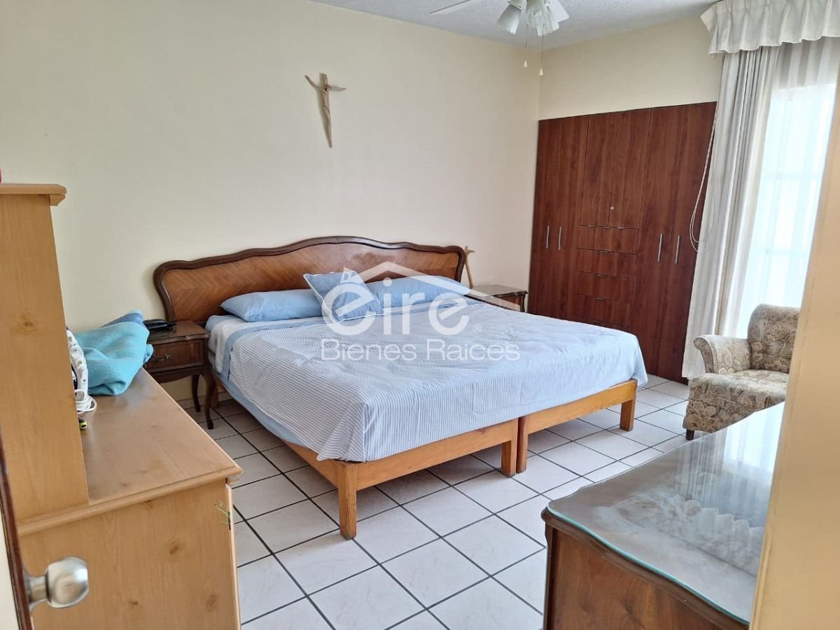 Casa en Venta en Prados Providencia, Guadalajara | 3 Pisos, 6 Habitaciones y Terraza Con Jardín — 6