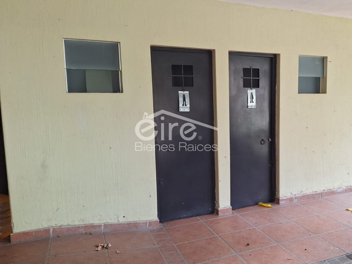 18 Casa en Venta Al Sur de la Ciudad | 1,503 M² de Terreno, Alberca, Terrazas y Cancha — 5 rec · 732.00