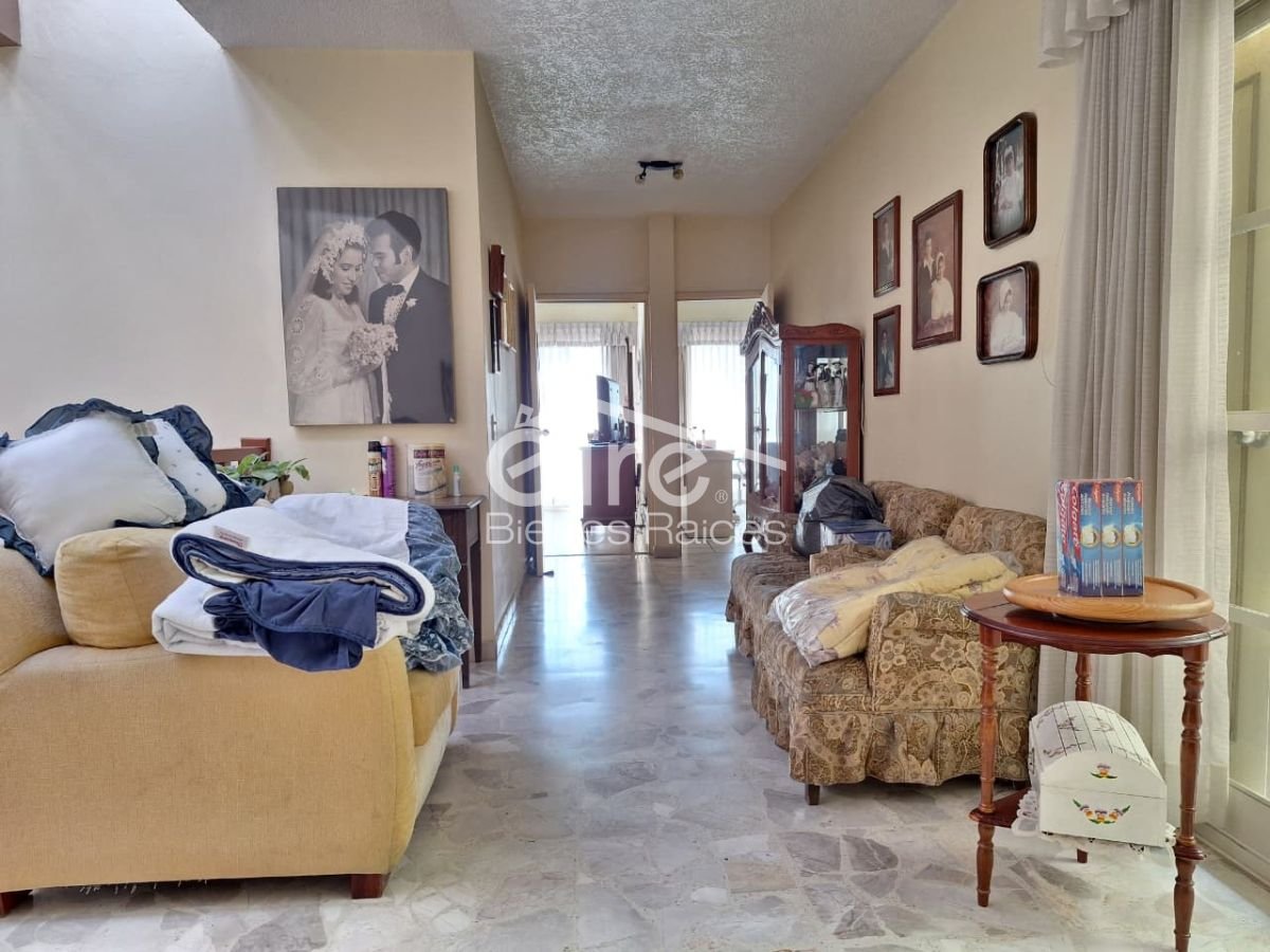 Casa en Venta en Prados Providencia, Guadalajara | 3 Pisos, 6 Habitaciones y Terraza Con Jardín — 6