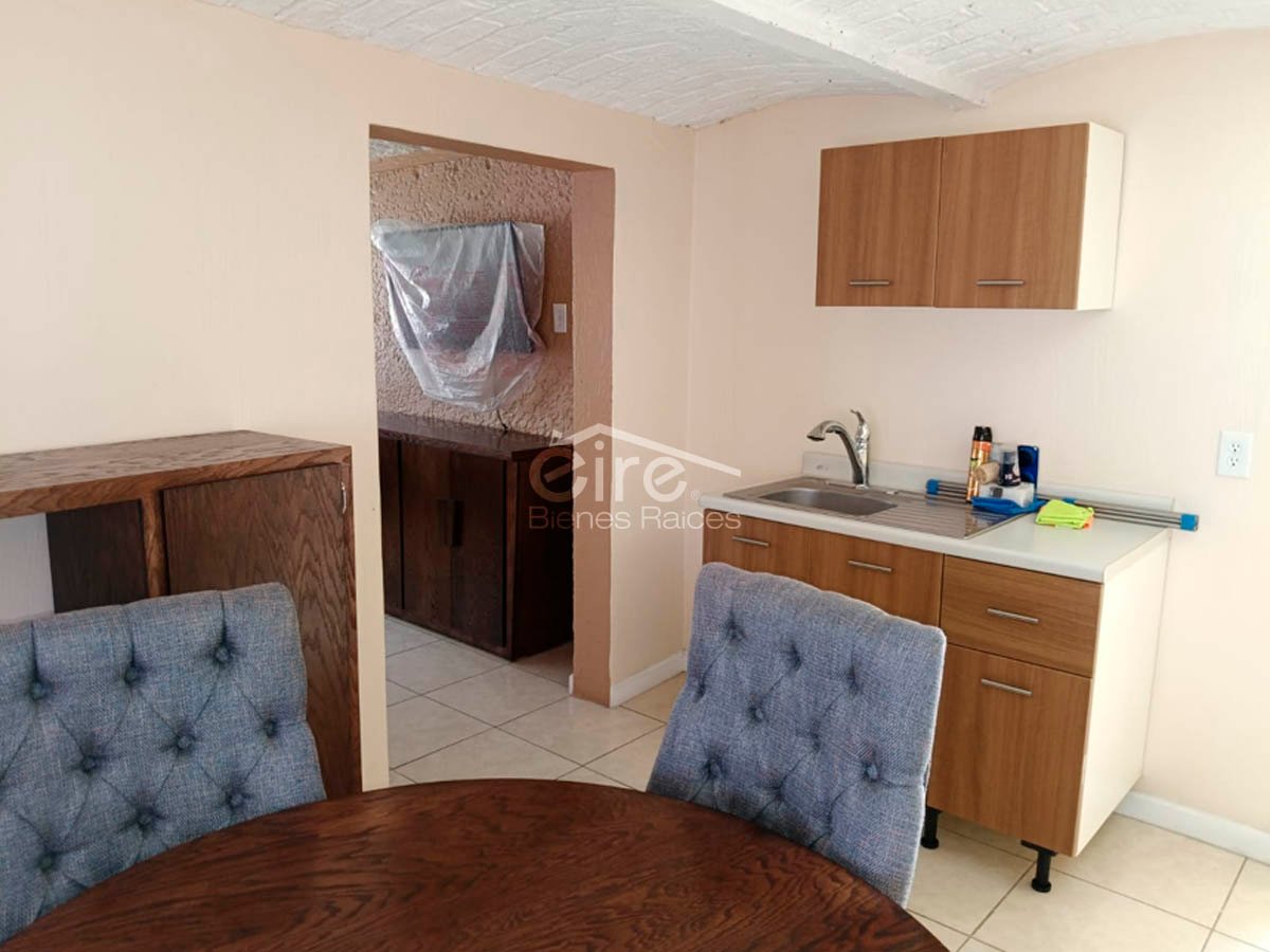 Casa en Venta en Balcones de Oblatos, Guadalajara | 2 Niveles Con Acceso Independiente — 2 rec · 162