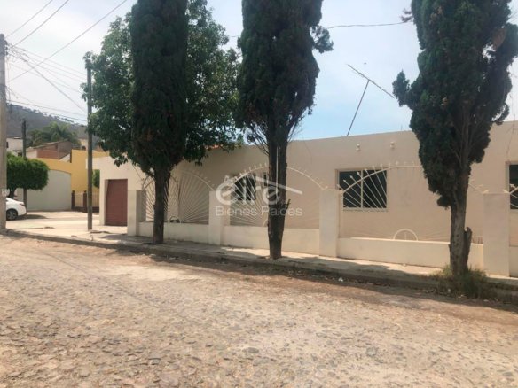 Casa en Venta en Guillermo Prieto, Ciudad Guzmán, Jalisco. — 4 rec · 202.00 m²