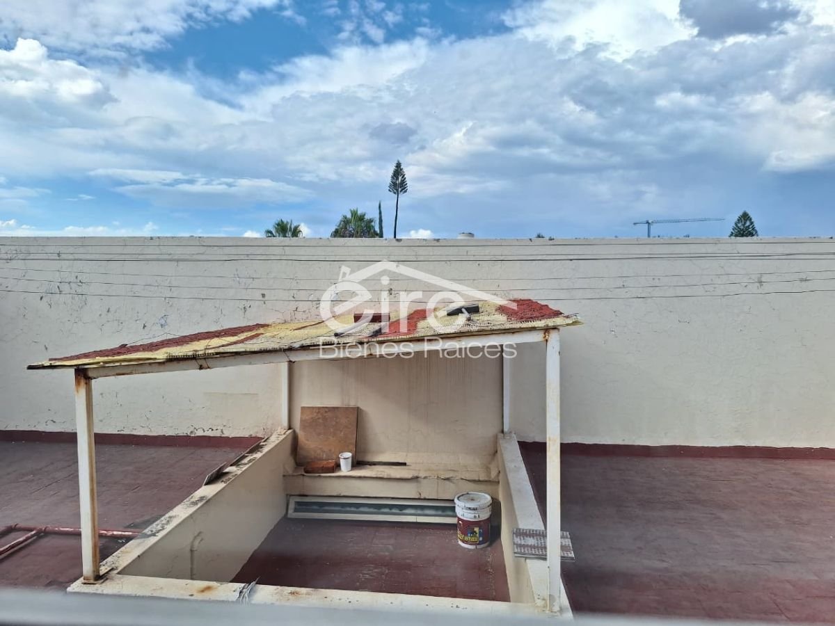 Casa en Venta en Prados Providencia, Guadalajara | 3 Pisos, 6 Habitaciones y Terraza Con Jardín — 6