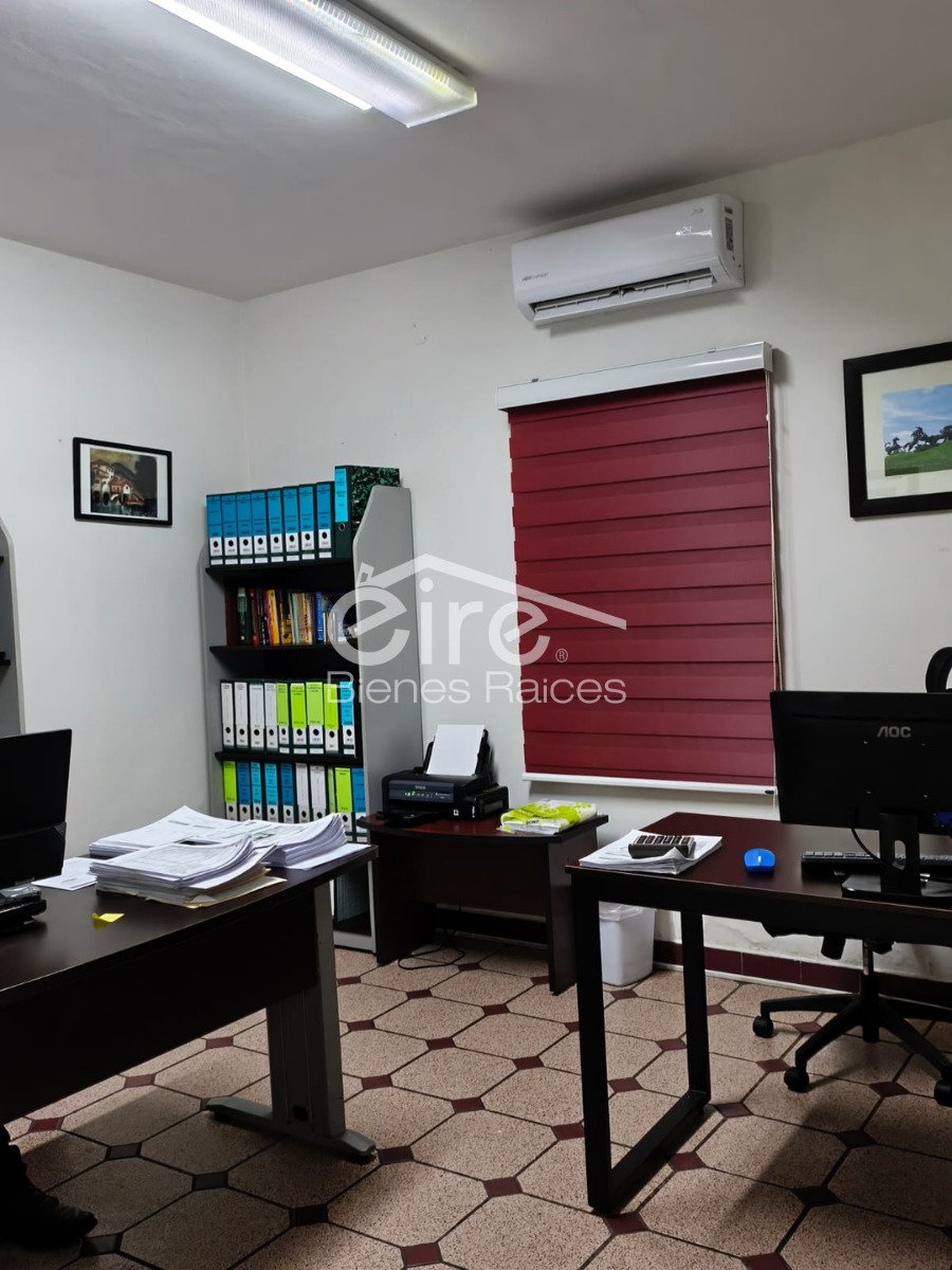24 Casa en venta en Italia Providencia | Uso habitacional con espacios para oficinas