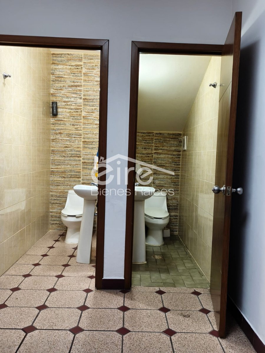 25 Casa en venta en Italia Providencia | Uso habitacional con espacios para oficinas