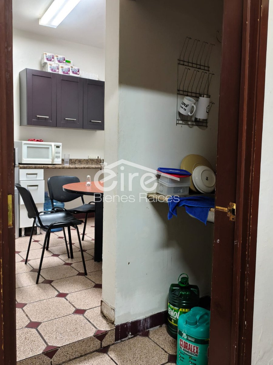 28 Casa en venta en Italia Providencia | Uso habitacional con espacios para oficinas