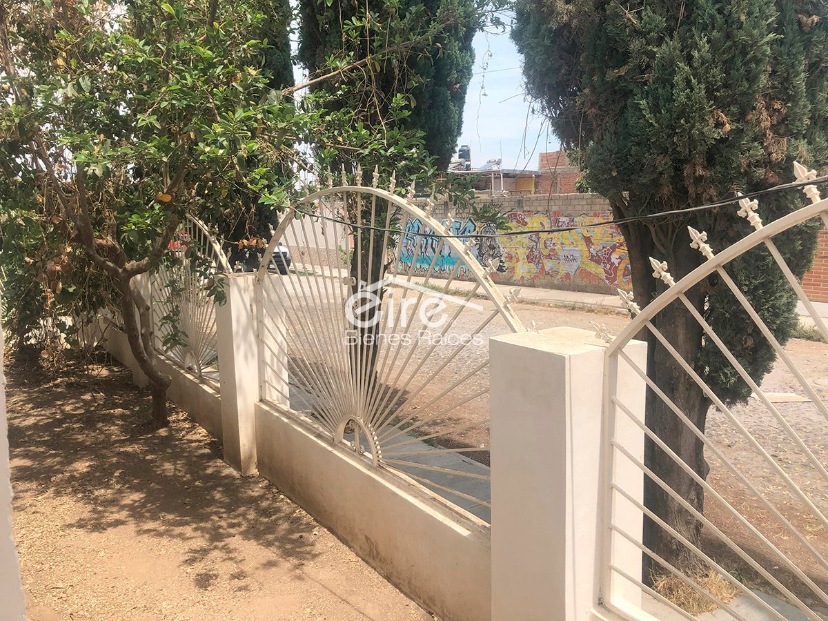 Casa en Venta en Guillermo Prieto, Ciudad Guzmán, Jalisco. — 4 rec · 202.00 m²