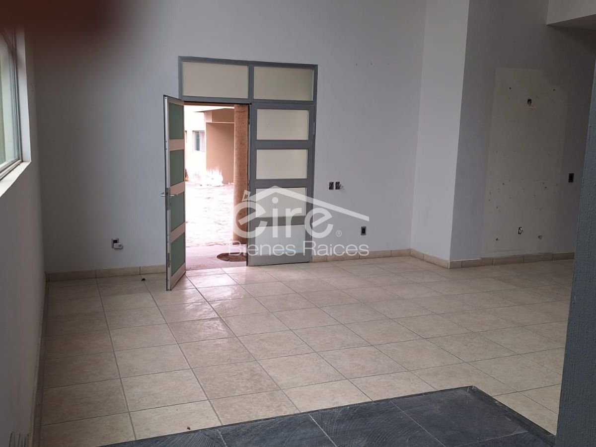 3 Casa en Venta Al Sur de la Ciudad | 1,503 M² de Terreno, Alberca, Terrazas y Cancha — 5 rec · 732.00