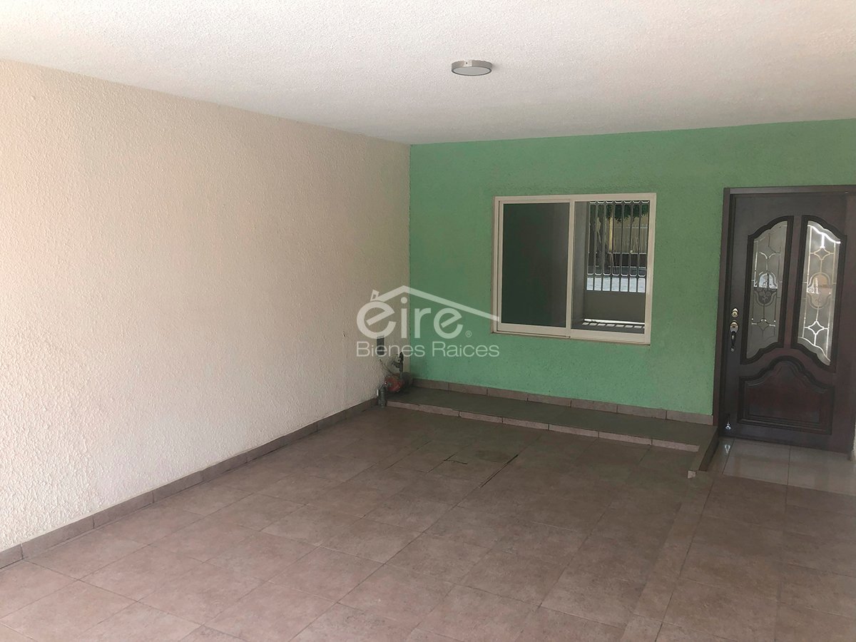 Casa en Venta en Guillermo Prieto, Ciudad Guzmán, Jalisco. — 4 rec · 202.00 m²