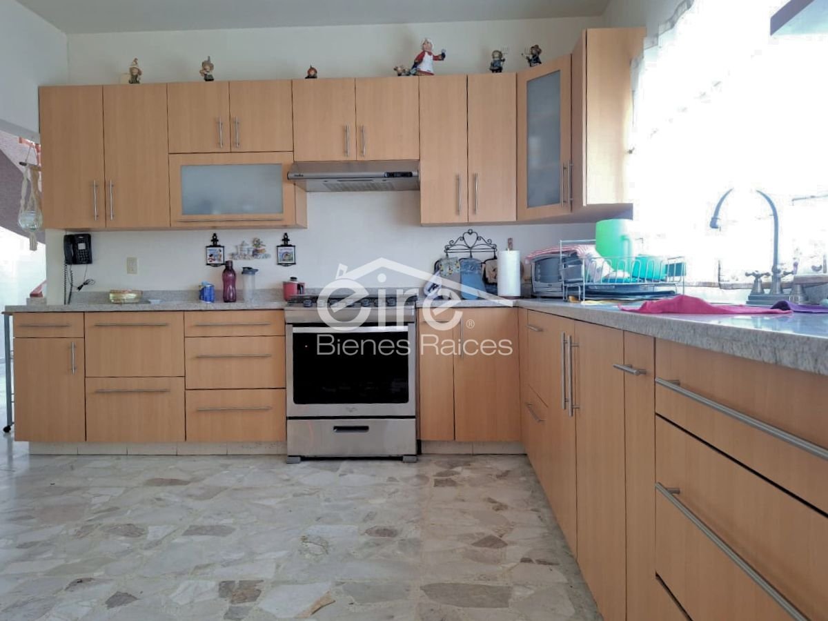 Casa en Venta en Prados Providencia, Guadalajara | 3 Pisos, 6 Habitaciones y Terraza Con Jardín — 6