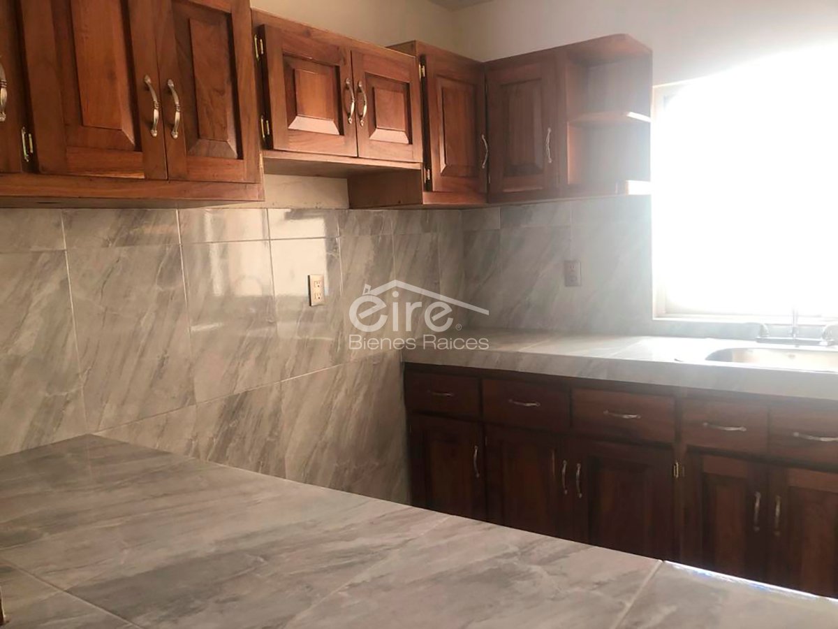 Casa en Venta en Guillermo Prieto, Ciudad Guzmán, Jalisco. — 4 rec · 202.00 m²