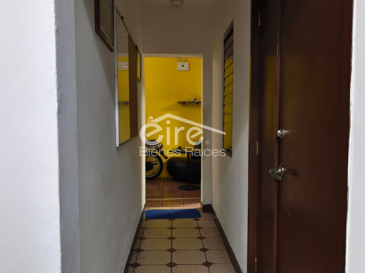 7 Casa en venta en Italia Providencia | Uso habitacional con espacios para oficinas