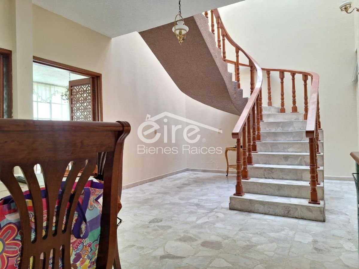 Casa en Venta en Prados Providencia, Guadalajara | 3 Pisos, 6 Habitaciones y Terraza Con Jardín — 6