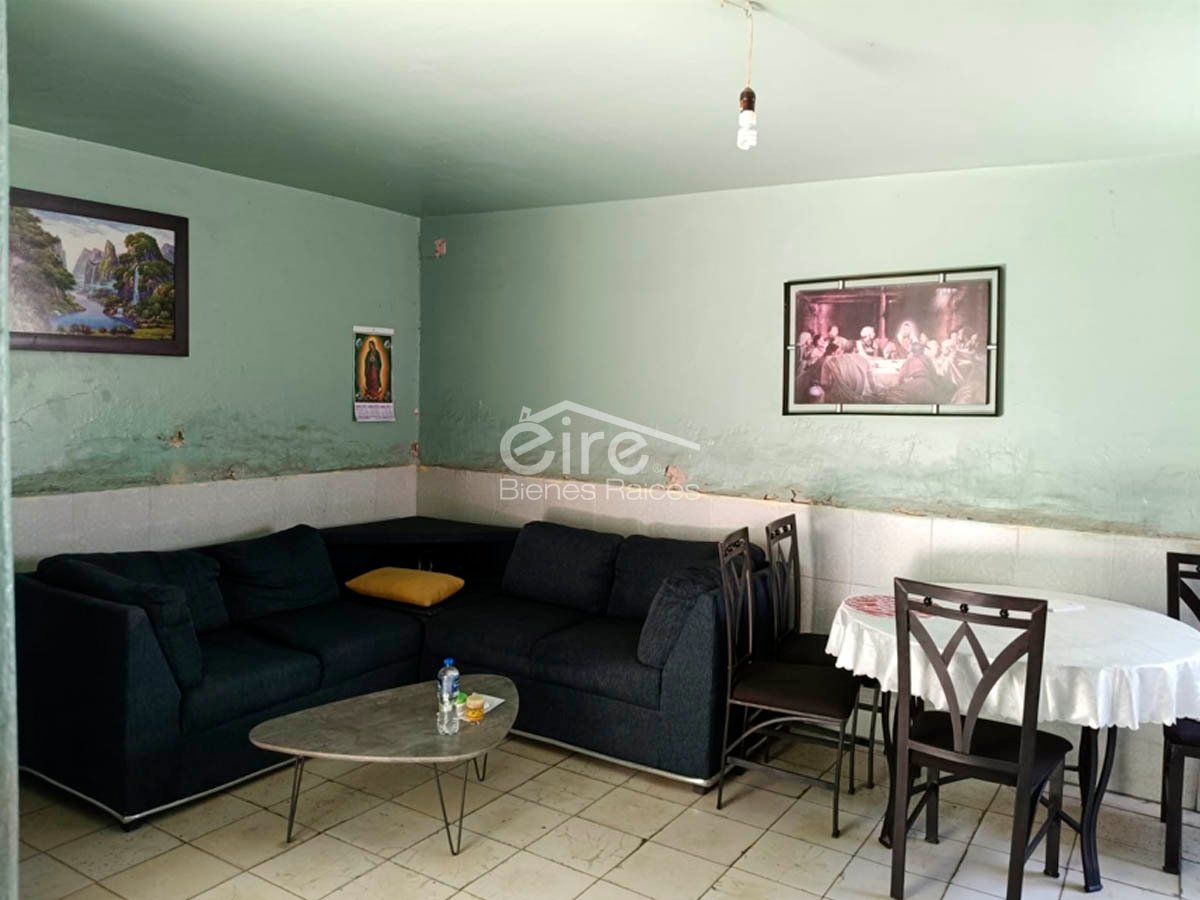 Casa en Venta en Balcones de Oblatos, Guadalajara | 2 Niveles Con Acceso Independiente — 2 rec · 162