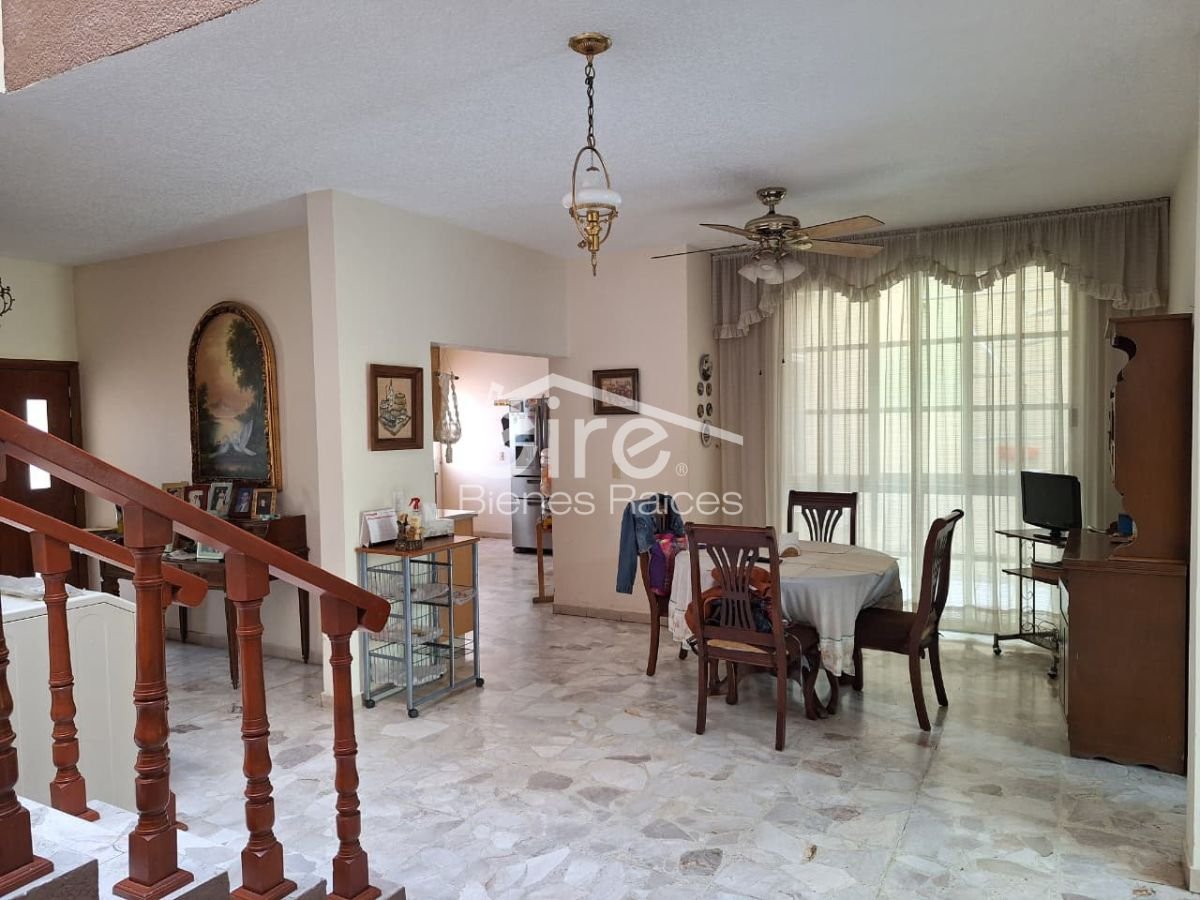 Casa en Venta en Prados Providencia, Guadalajara | 3 Pisos, 6 Habitaciones y Terraza Con Jardín — 6