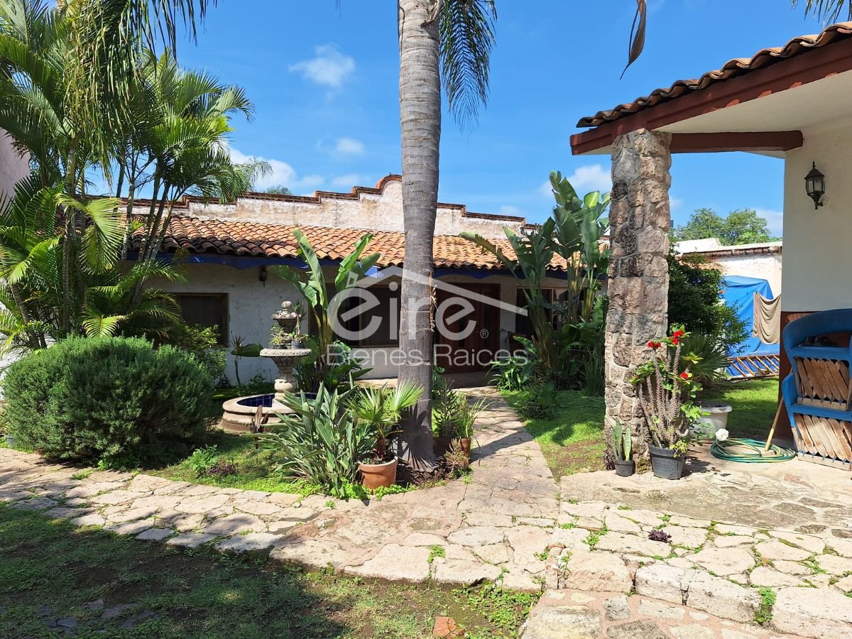 Terreno en Venta Con Construcciones Existentes – Aldama, los Gavilanes