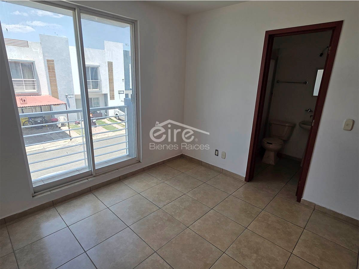 Casa en Venta en Campo Real, Nuevo México, Zapopan | 3 Recámaras y 3 Baños — 3 rec · 96.00 m²