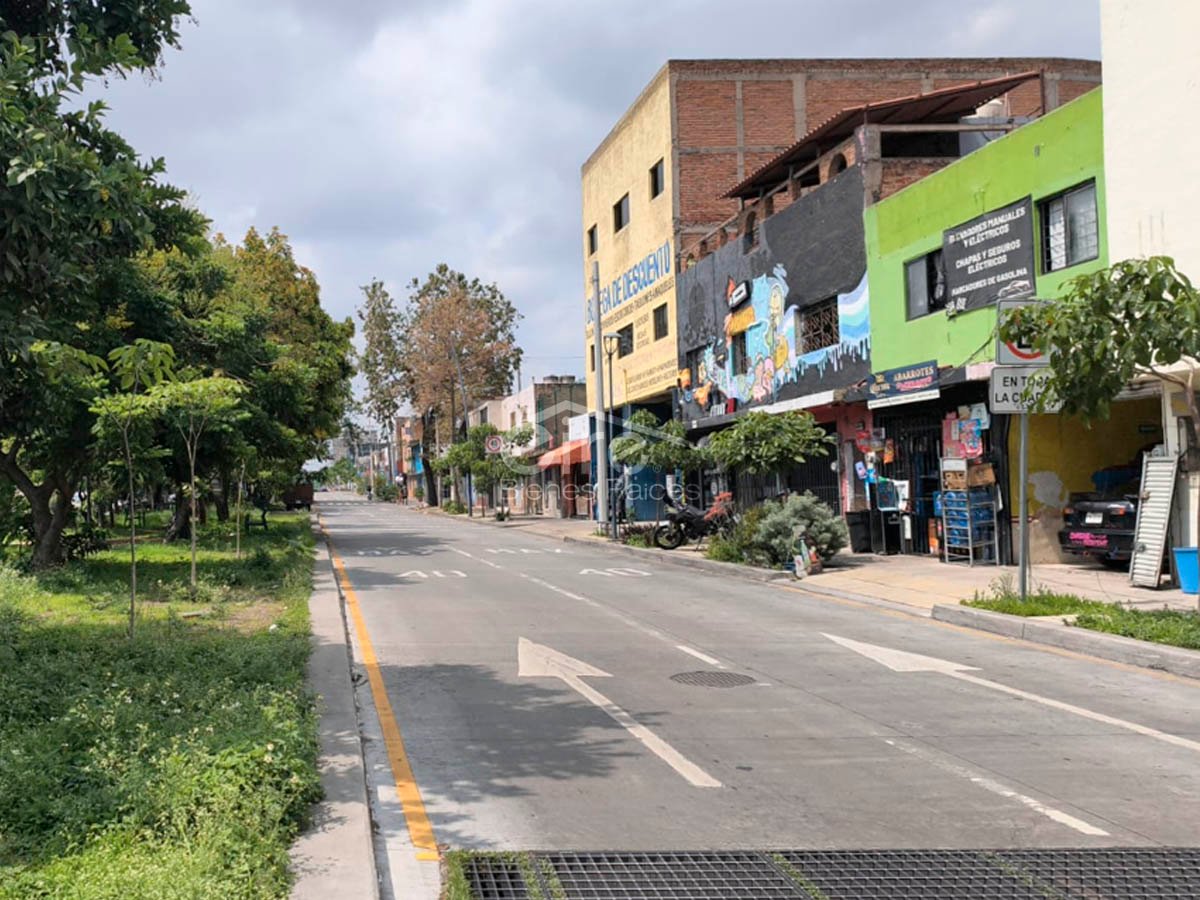 Edificio Comercial en Venta Sobre Av Enrique Díaz de León