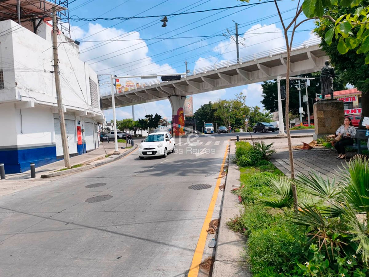 Edificio Comercial en Venta Sobre Av Enrique Díaz de León