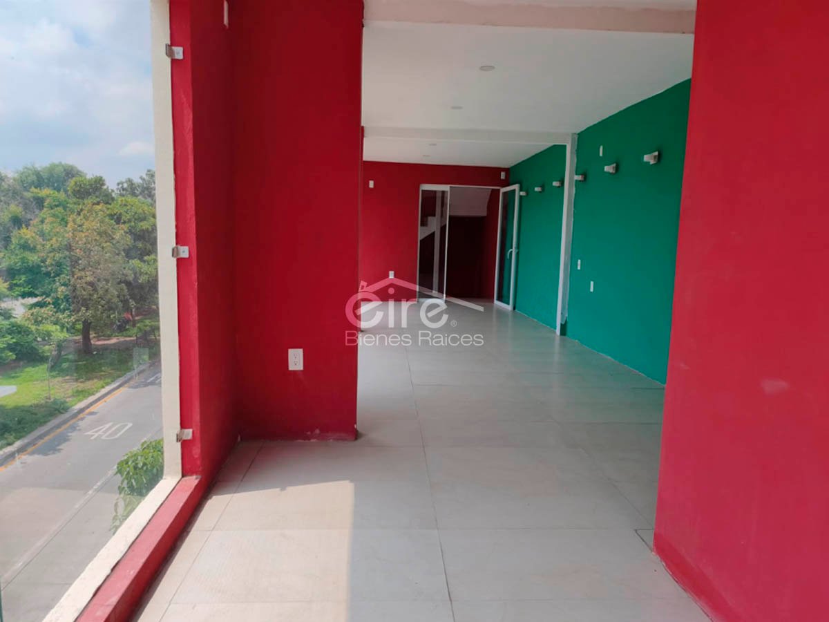 Edificio Comercial en Venta Sobre Av Enrique Díaz de León