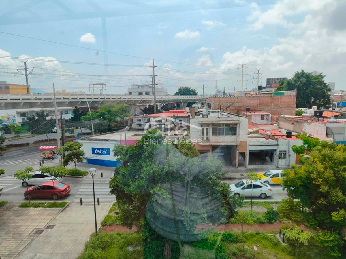 Edificio Comercial en Venta Sobre Av Enrique Díaz de León