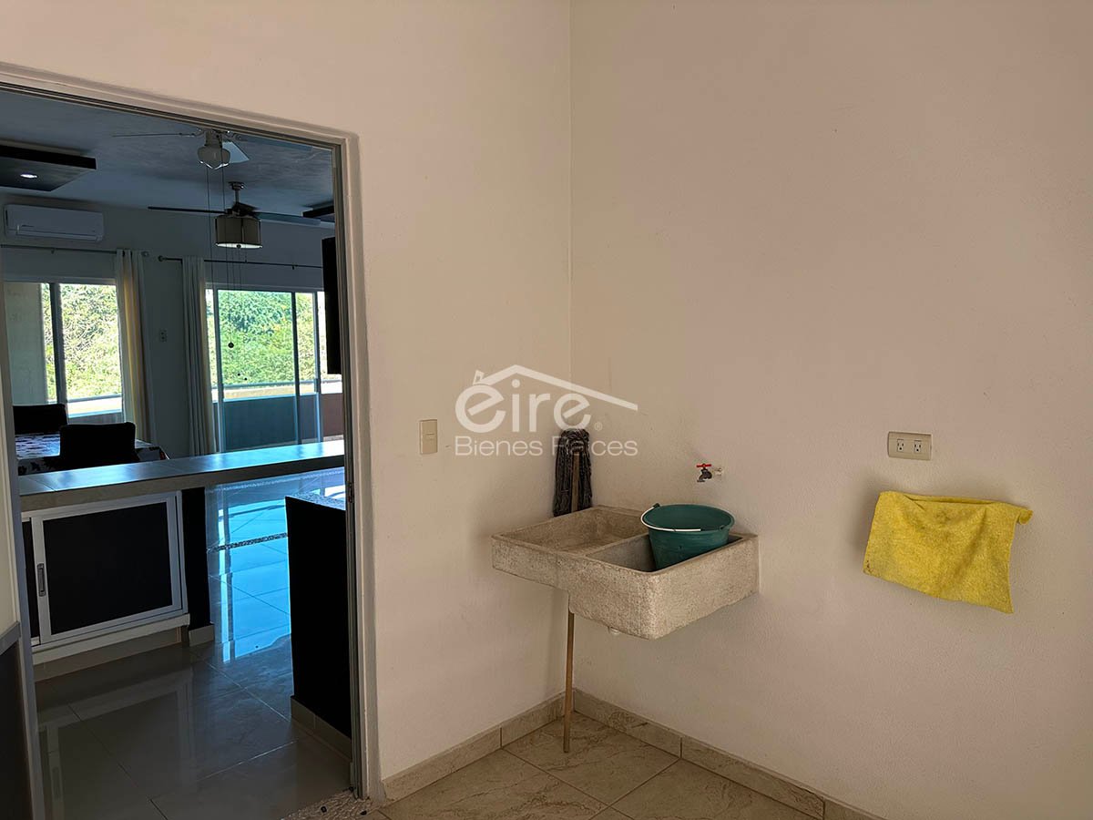 Edificio en venta en Guayabitos | 4 departamentos independientes