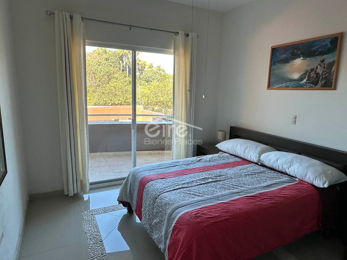Edificio en venta en Guayabitos | 4 departamentos independientes
