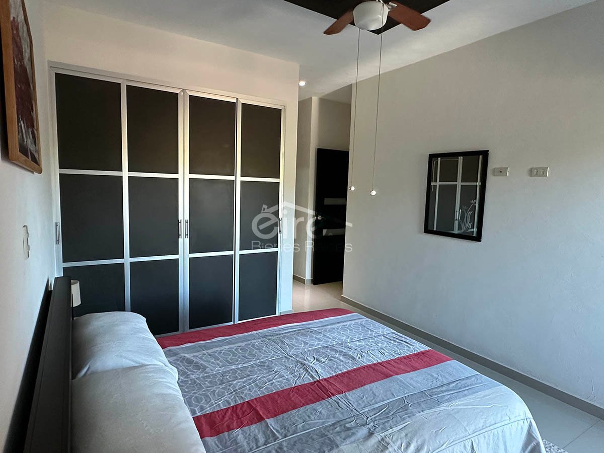 Edificio en venta en Guayabitos | 4 departamentos independientes