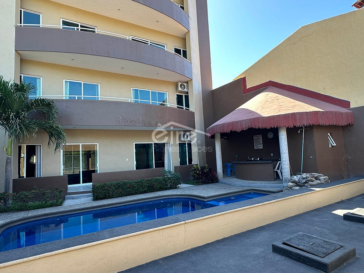 Edificio en venta en Guayabitos | 4 departamentos independientes