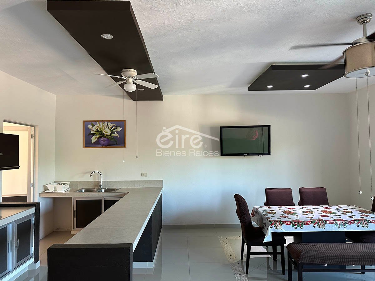 Edificio en venta en Guayabitos | 4 departamentos independientes